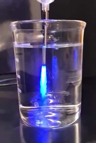 Result of injecting Luminol into a solution containing 10% bleach