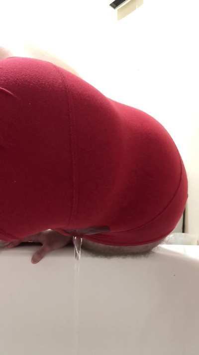 Disgusting men on the internet told me to piss my pants&hellip;.so I did (24nb)