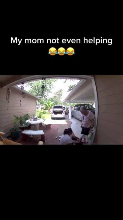 HMC while my mom gets mad at me for falling