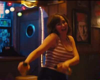 Milana Vayntrub