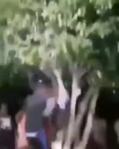 😢