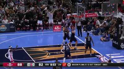 [Highlight] Ball somehow gets tipped in; FVV gets credit for the basket