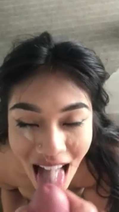 Reyna Morena Cumshot
