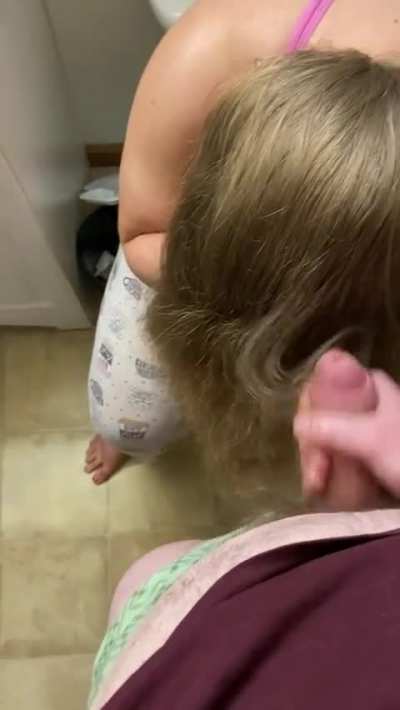 Mommy fell asleep on the toilet! 🥵