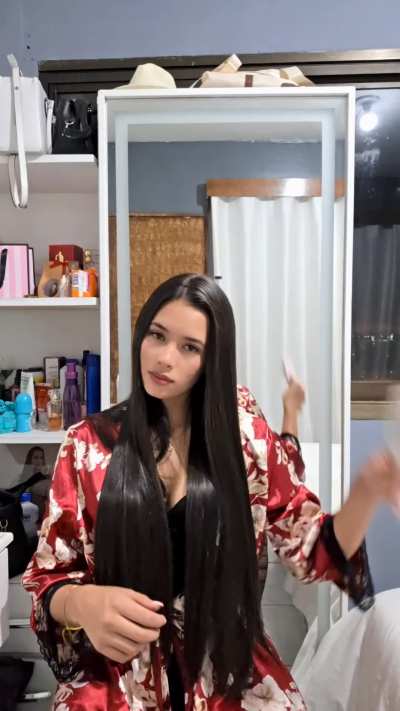 Would u brush my hair ?