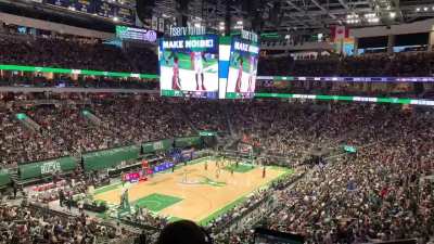 [Highlight] The Milwaukee Bucks fans serenade Kevin Durant with 