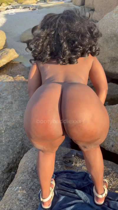 Be honest&hellip; would you look away? 🌊 😈