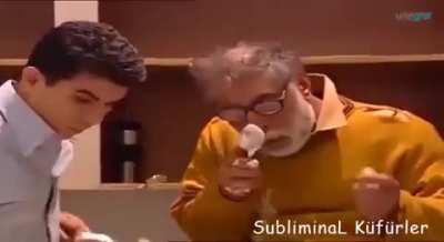 Z&uuml;rriyetsiz Erdal &amp;amp; &Uuml;nl&uuml; Şef Abuzer K&ouml;m&uuml;rc&uuml;