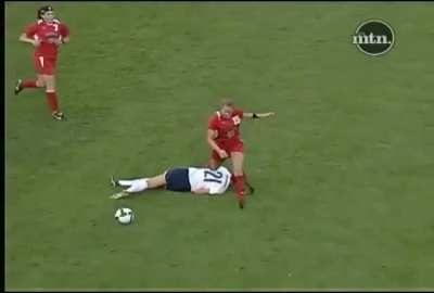 Girl repeatedly attacks opponents in soccer match