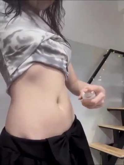 Asian girl navel fingering and poke with pen!