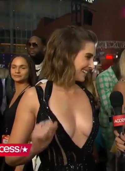 Alison Brie