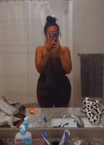 🧖&zwj;♀️