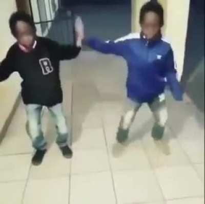 Bora dan&ccedil;ar Guri