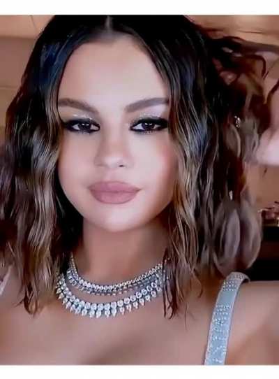 Those eyes, those lips, that mole..