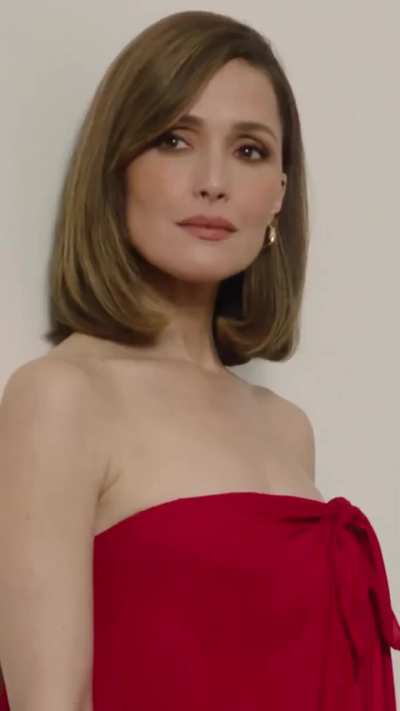 Rose Byrne - short and sweet clip - but she looks gorgeous