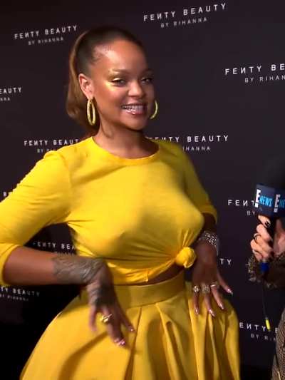 Rihanna braless