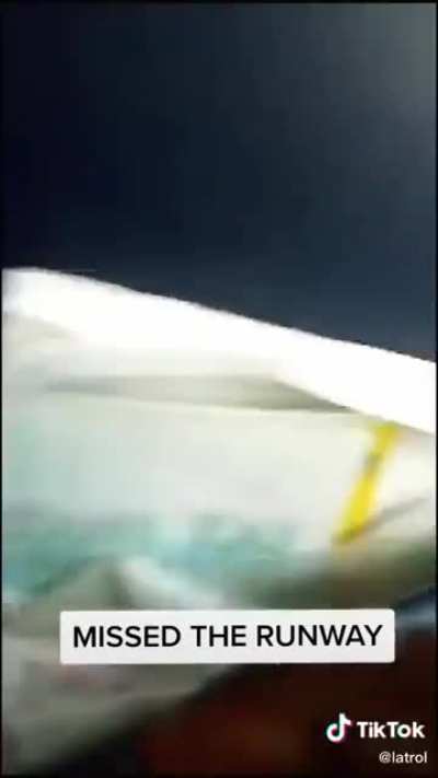 emergency landing in the ocean