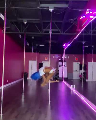 I&rsquo;m so happy I can do this backflip without being scared 😱.