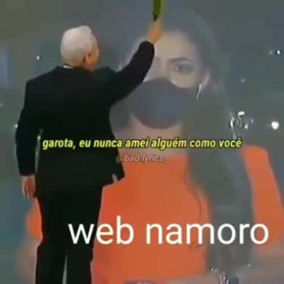 Algu&eacute;m a&iacute; t&aacute; afim de viver um romance desse comigo?