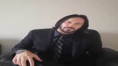 Uma mensagem do Keanu Reeves em Português