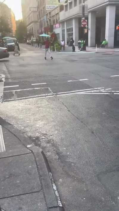 Dude Knew he fucked up as soon as he put his foot on the cop car
