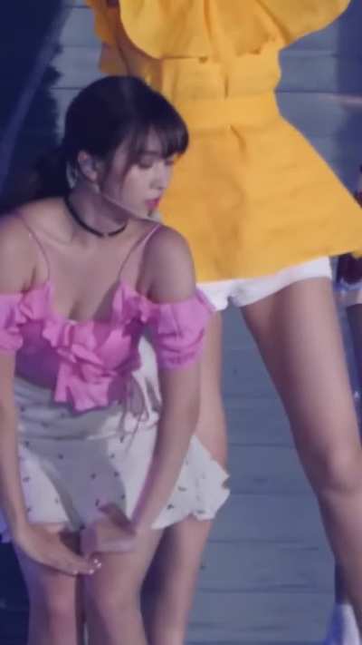 👀