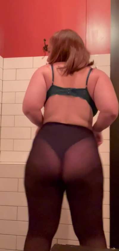 If you&rsquo;re sorting by new, this one is for you 😘