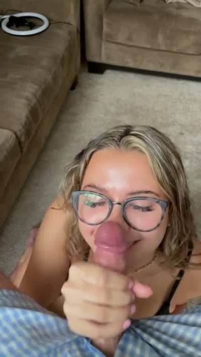 Finishing him in my mouth and on my face ☺️