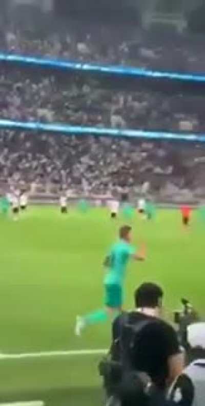 Kick.