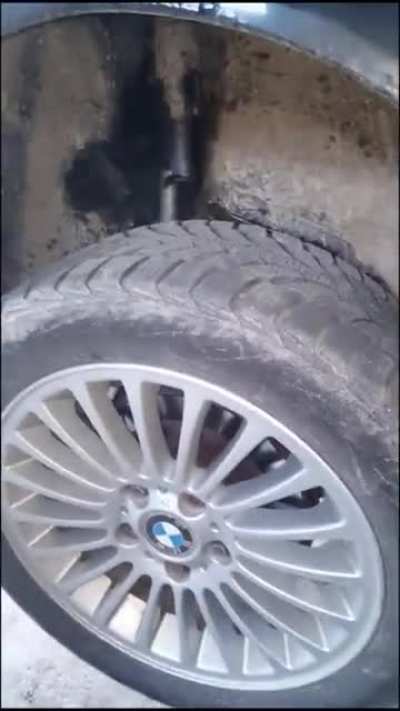 BMW nou, Snoop Dogg - Still D.R.E. pe fundal ...
