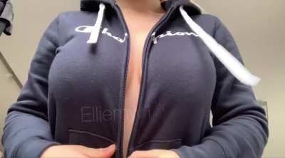 Here is what people at work can&rsquo;t see 😉 (reveal)