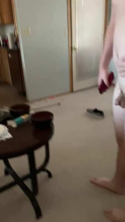 (6&rsquo;4, 23m) My dad recorded me naked😳 What would you do if you saw me walking around like this?