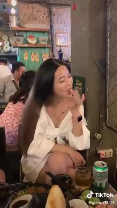 The girl who ate a stranger's cake