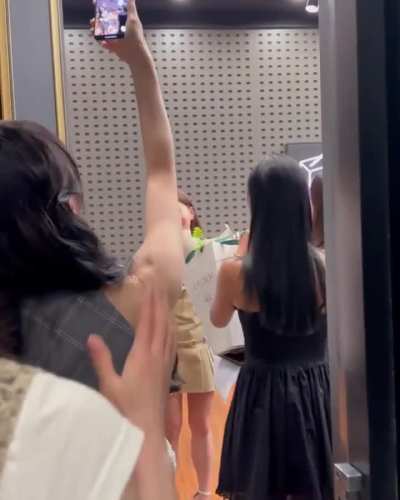 250728 - OhmyGirl (오마이걸) &ndash; Mimi (미미), YooA (유아), Yubin (유빈) &amp;amp; Seunghee (승희) &mdash;  Signing Happy Birthday @ KBS 2FM/CoolFM(쿨FM)&rsquo;s &ldquo;Hyojung's Volume Up (효정의 볼륨을 높여요)&rdquo;