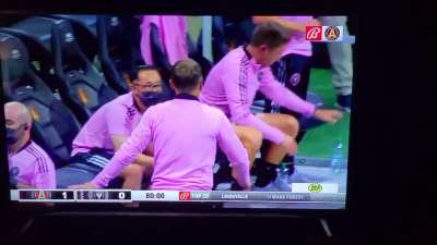 Josef chant loud AF on TV