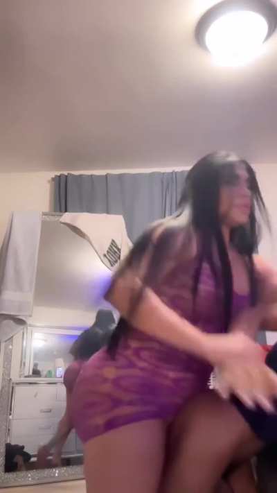 He can&rsquo;t handle her