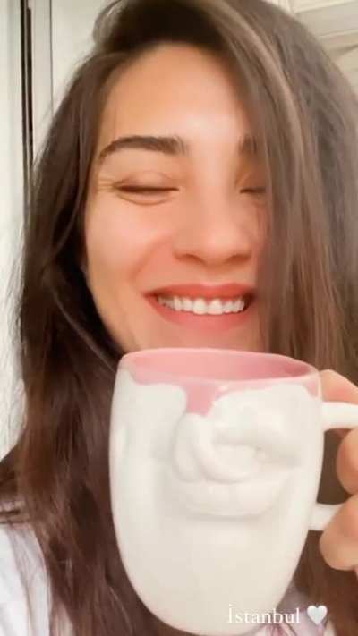 Tuba B&uuml;y&uuml;k&uuml;st&uuml;n Morning Coffee