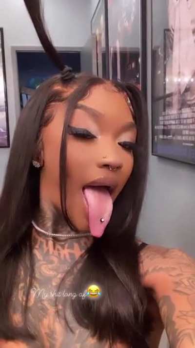 That tongue 😍😍😍