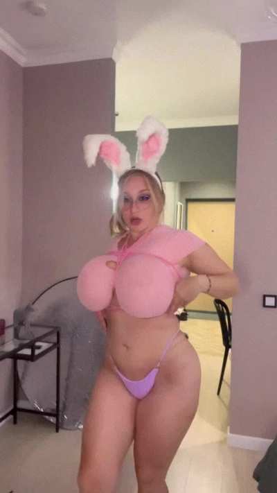 Daddy says I don't need to wear a bra