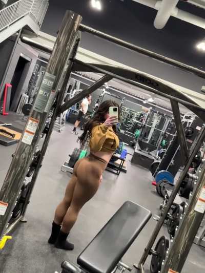 Petite Gym Babe