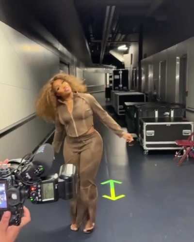 SZA (@sza)