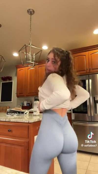@sofiabua7 damn