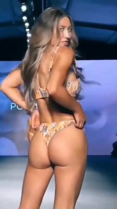 Runway Bounce &amp;amp; Jiggle