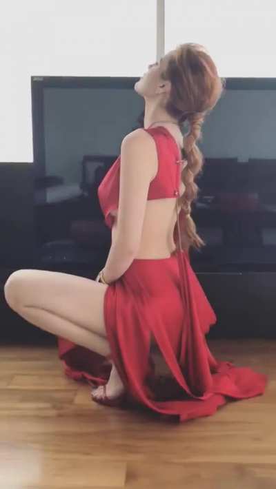 Someone&rsquo;s not wearing panties...