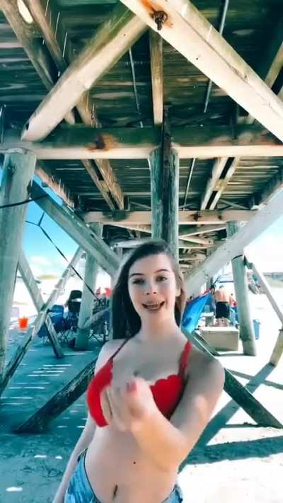 Boobies bouncing