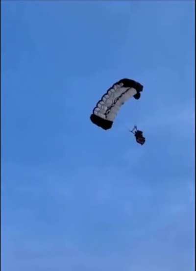 Guy pulls off an impossible skydiving move 