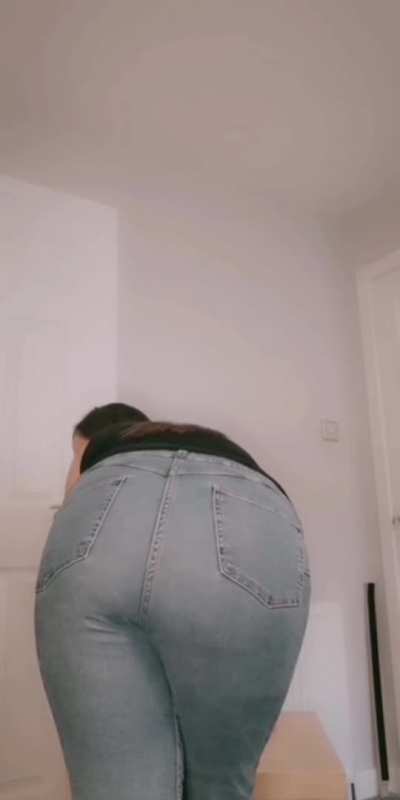 How does my ass look at this angle? &eth;&eth;&uml;&eth;