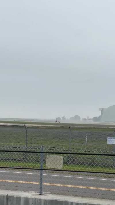 Listen to that roar!!! Two F35&rsquo;s leaving Moffett Airfield 12/14/25