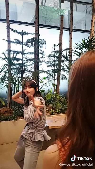 210713 TikTok Update - 🤣&rdquo;❗WOW! You can really dance❗🤣&rdquo; (Nayeon and Momo)