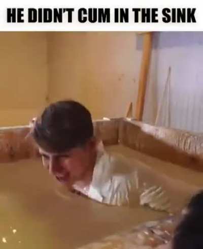 He didn&rsquo;t cum in the sink 😔
